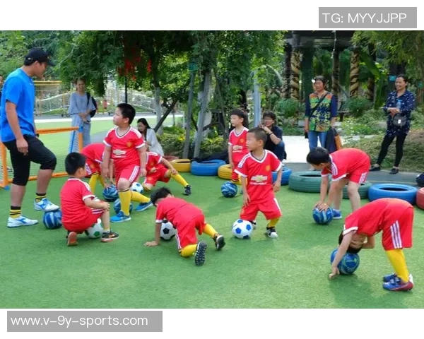 带着孩子一起享受足球的乐趣亲子互动让比赛更精彩 带着孩子一起享受足球的乐趣亲子互动让比赛更精彩